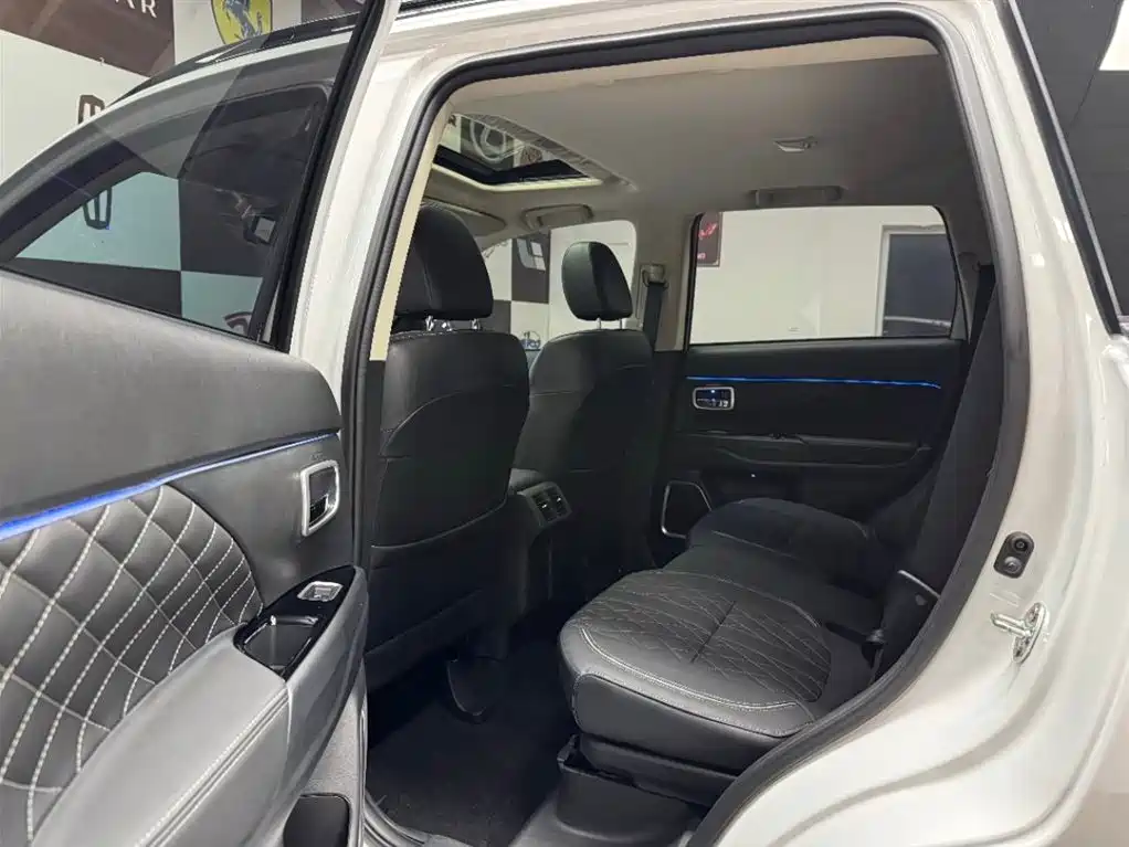 Outlander 欧蓝德 2021款 2.0 L 两驱曜动版 5座