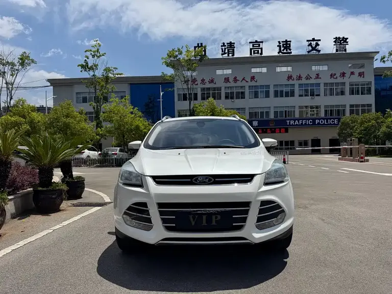 Ford Kuga 1.5 L GTDi 4 WD Elite