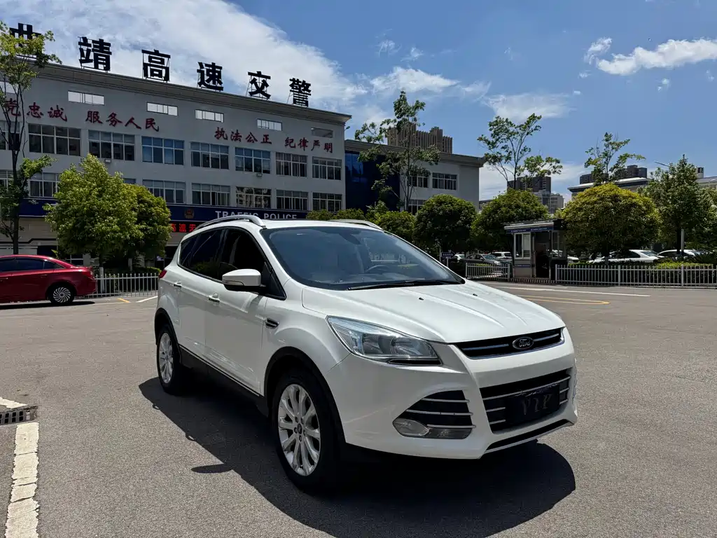 Kuga 1.5 L GTDi 4 WD Elite