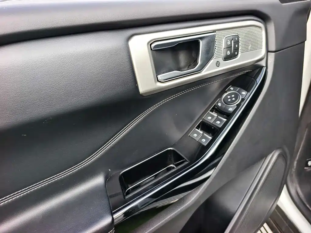 Explorer EcoBoost 285 4 WD Titanium 6-seat