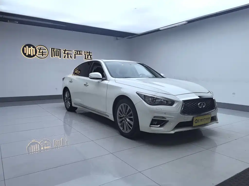 Infiniti Q50 L 2.0 T Comfort Enjoyment CN-VI