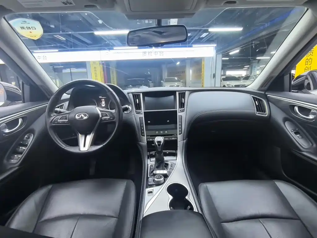 Infiniti Q50 L 2.0 T Comfort Enjoyment CN-VI