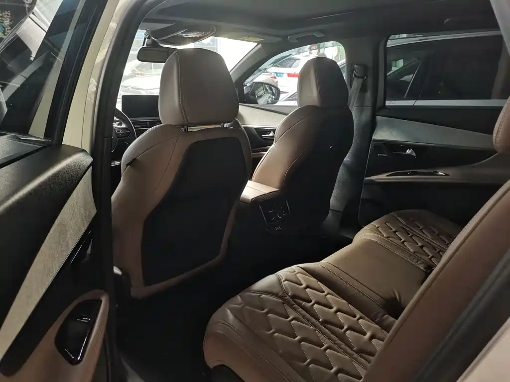 Peugeot 5008 380 THP 7-seat Luxury GT