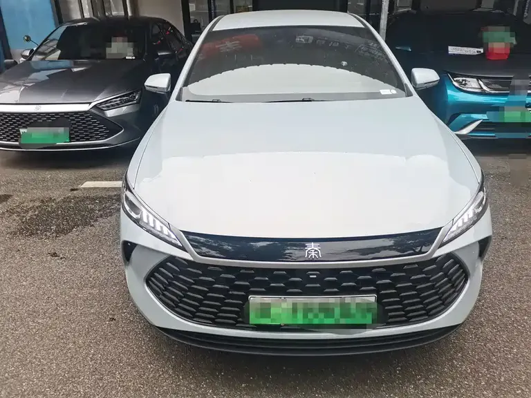 BYD Qin PLUS DM-i Smart Drive 55 KM Leading