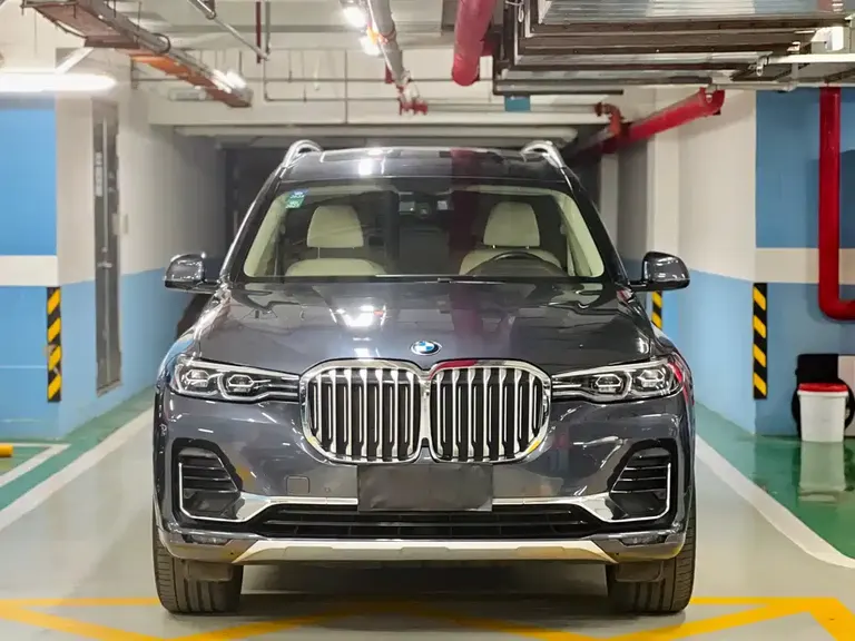BMW X7 xDrive40 i Leading Luxury Package