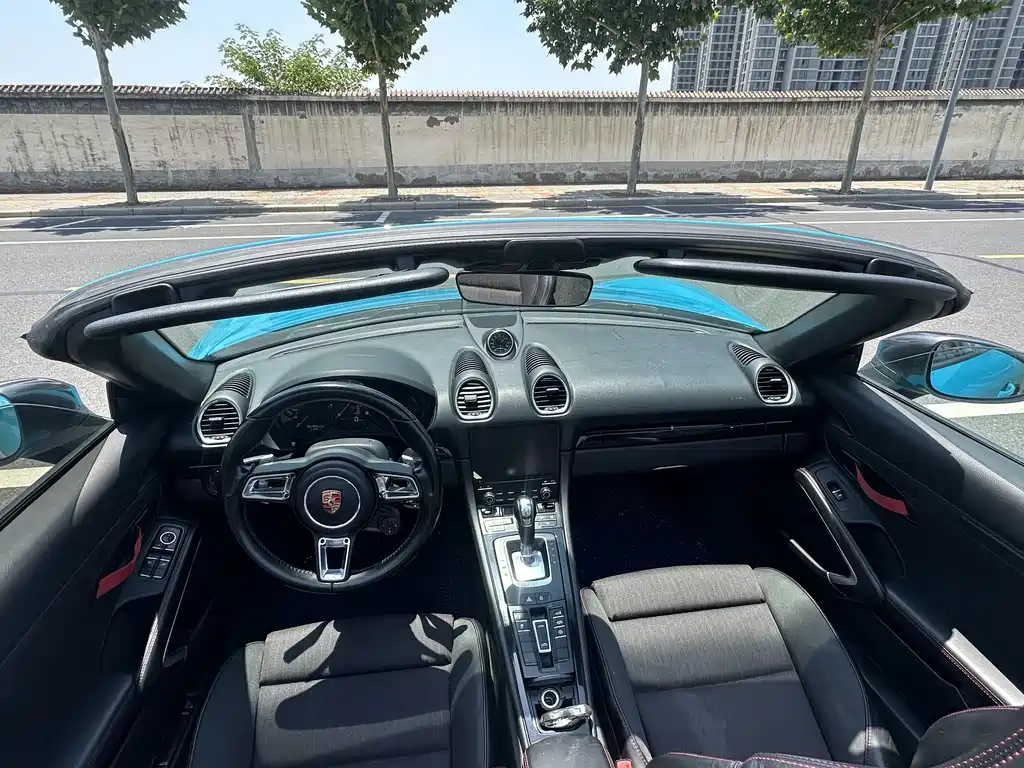 Porsche 718 Boxster T 2.0 T