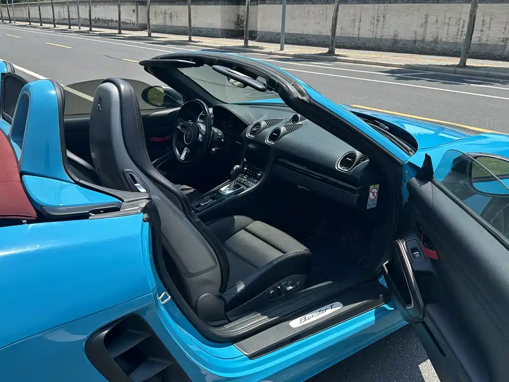 Porsche 718 Boxster T 2.0 T