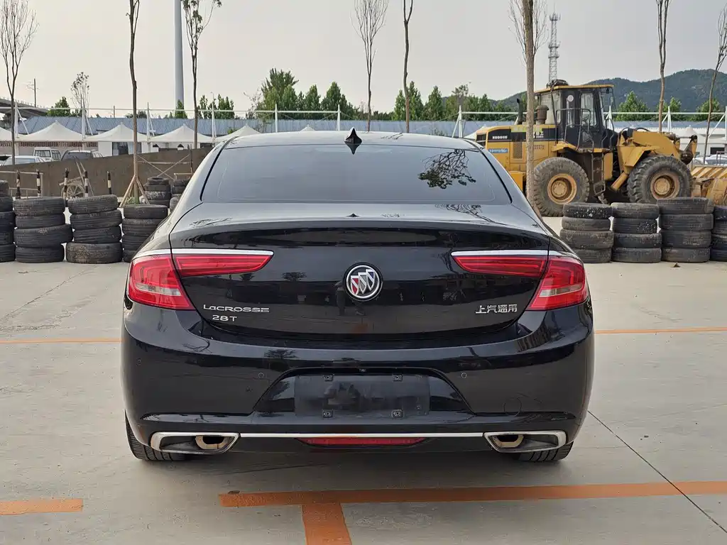 LaCrosse Facelift 28 T Elite