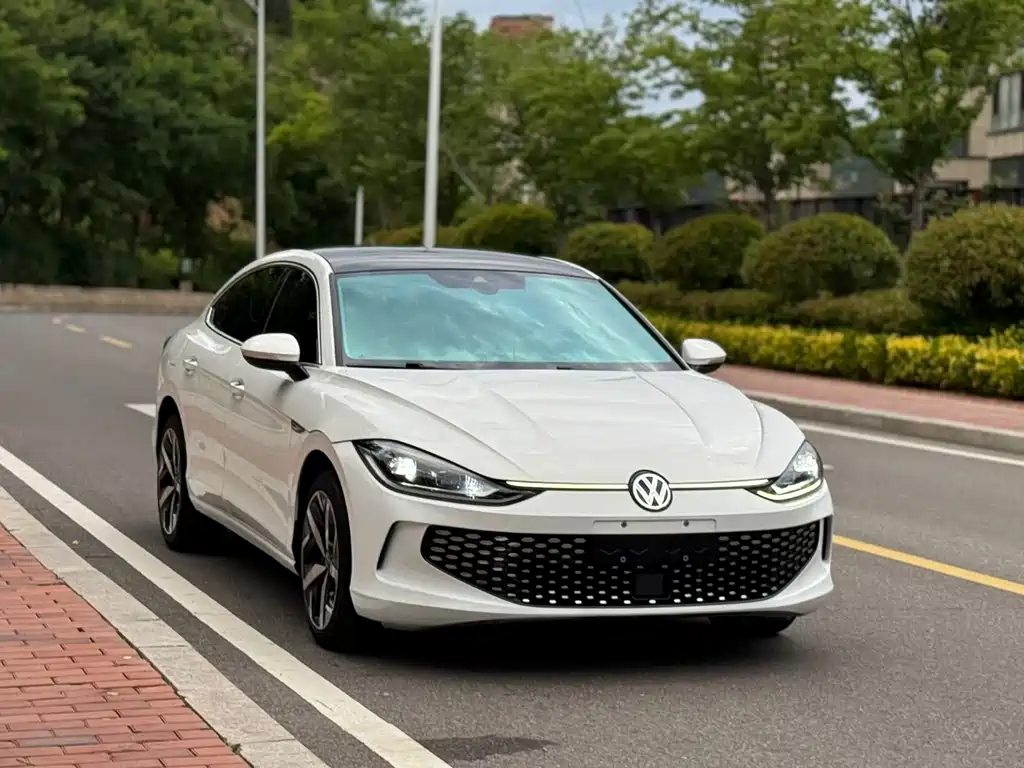 Lamando Lamando L 280 TSI DSG Spicy Cool