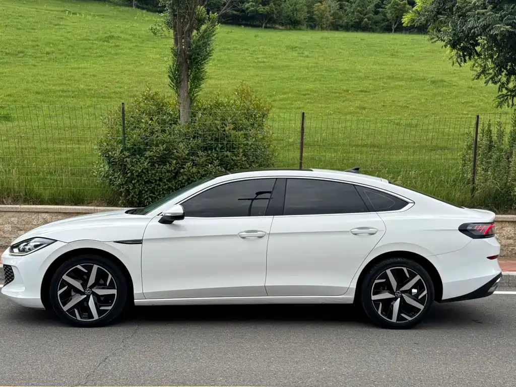 Lamando Lamando L 280 TSI DSG Spicy Cool