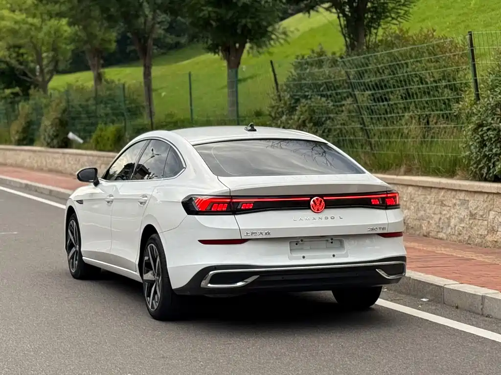 Lamando Lamando L 280 TSI DSG Spicy Cool