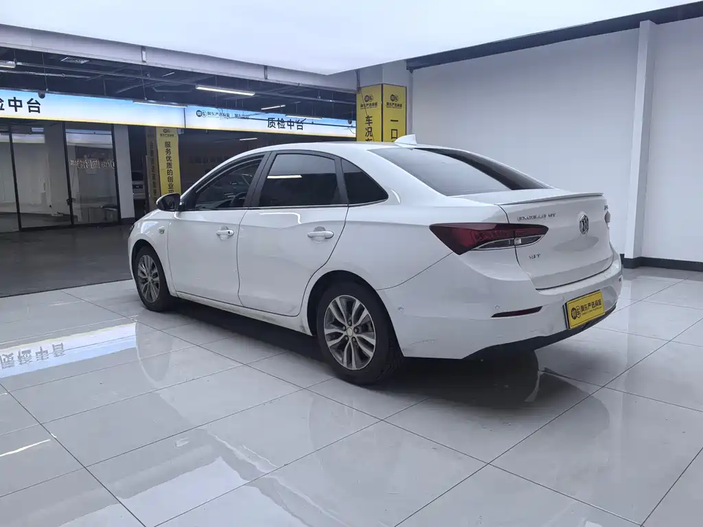 Excelle GT 18 T Auto Flagship