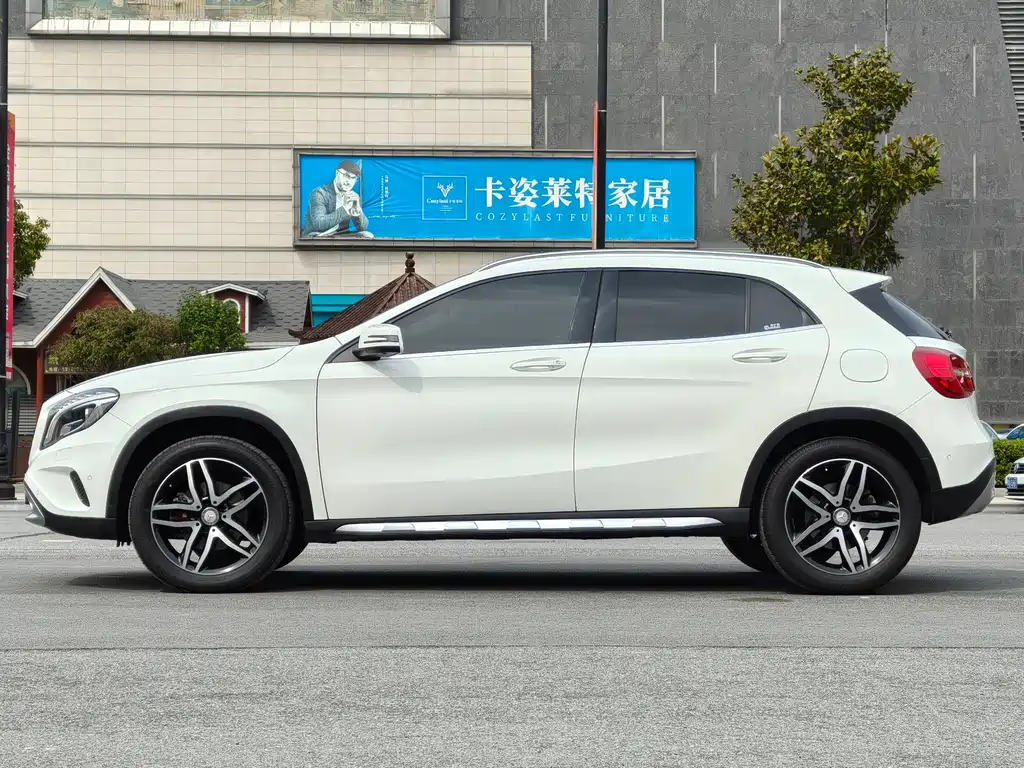 Mercedes-Benz GLA GLA 200 Fashion