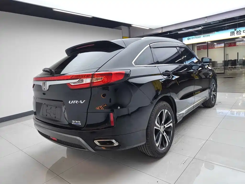 Honda UR-V 370 TURBO 2 WD Distinguished CN-V