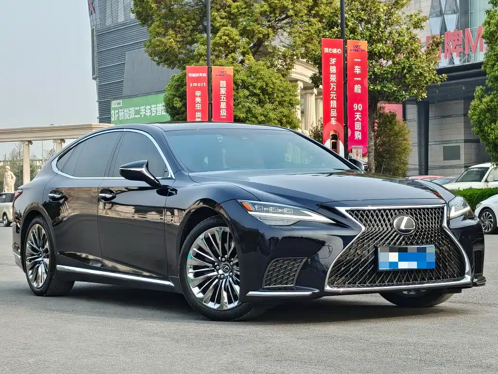 Lexus LS 500 h Outstanding CN-VI