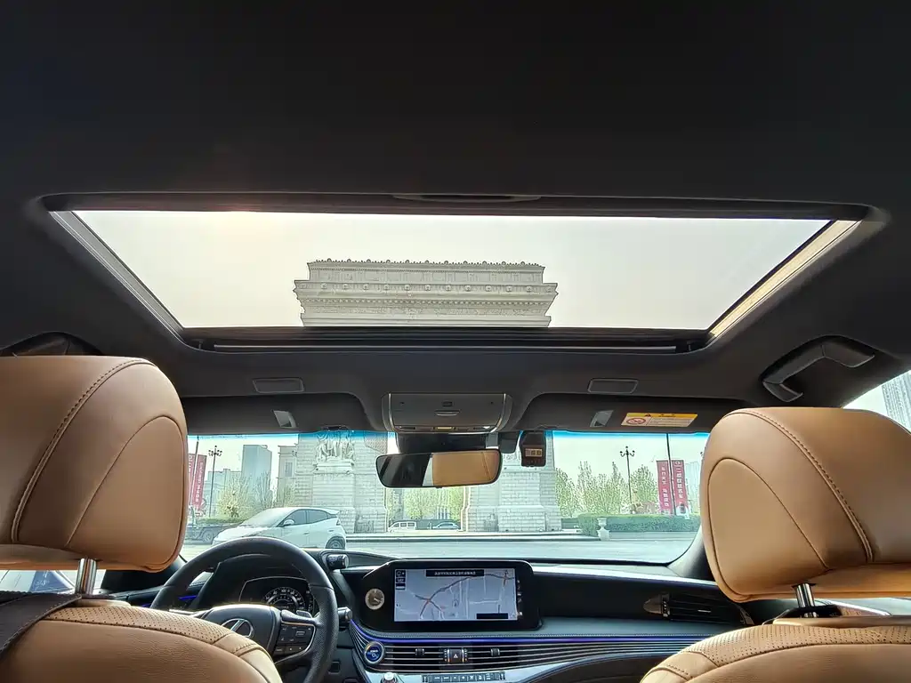 Lexus LS 500 h Outstanding CN-VI