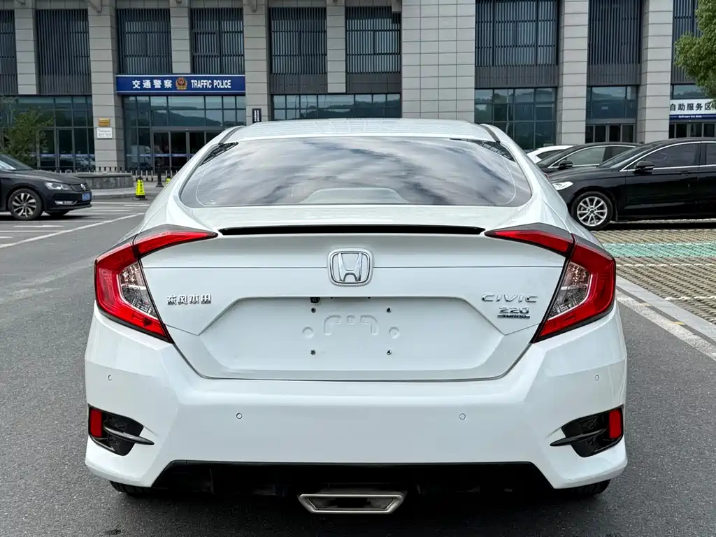 Civic 220 TURBO CVT Ignite Motion CN-VI
