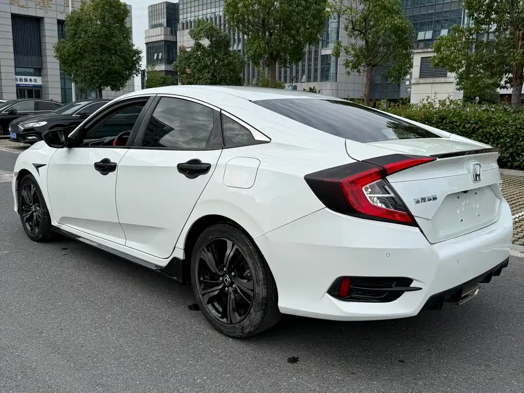 Civic 220 TURBO CVT Ignite Motion CN-VI