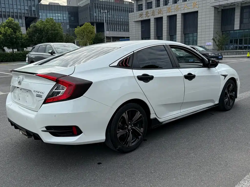 Civic 220 TURBO CVT Ignite Motion CN-VI