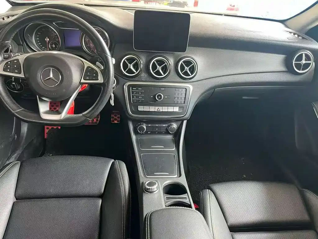 Mercedes-Benz GLA GLA 200 Dynamic