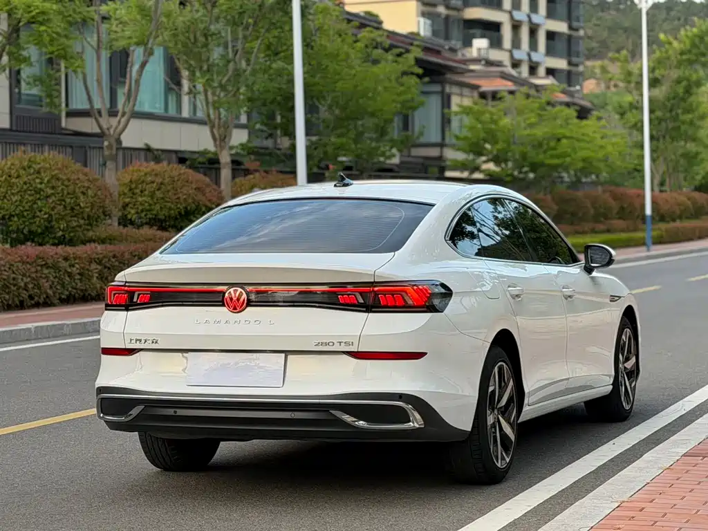 Lamando Lamando L 280 TSI DSG Spicy Cool
