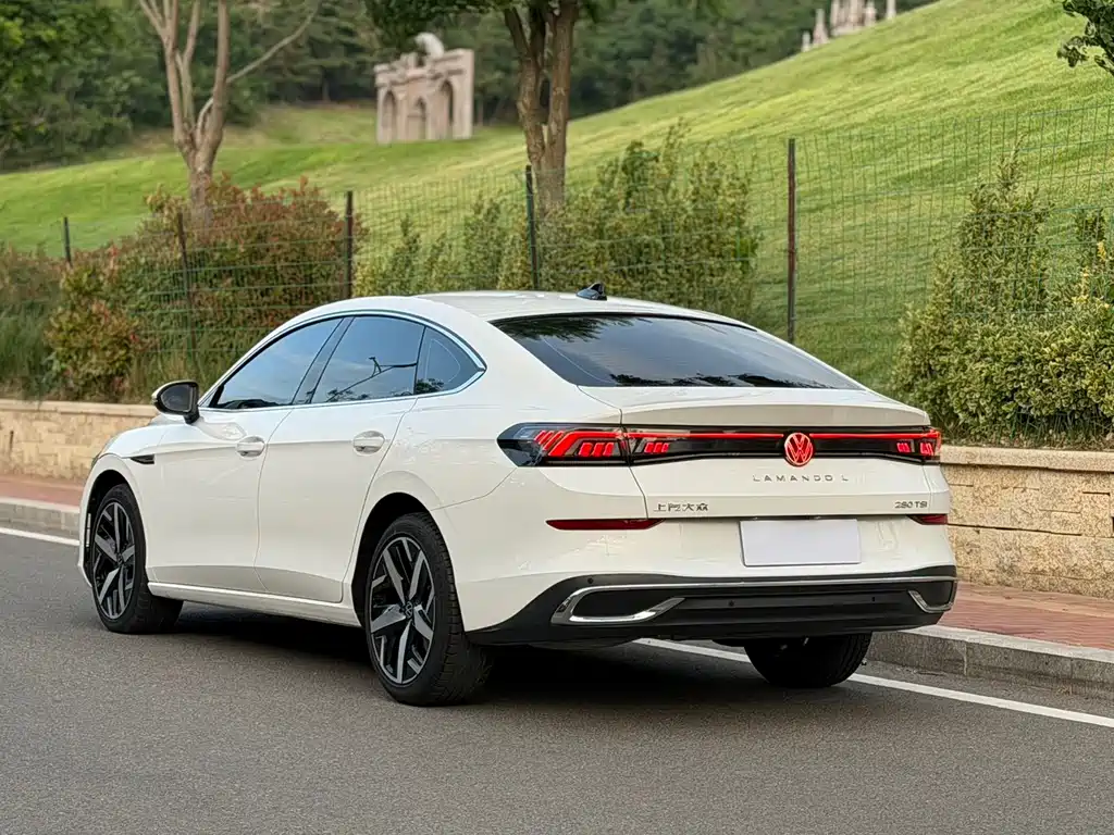 Lamando Lamando L 280 TSI DSG Spicy Cool