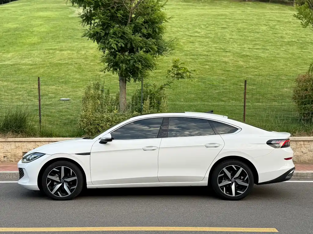 Lamando Lamando L 280 TSI DSG Spicy Cool