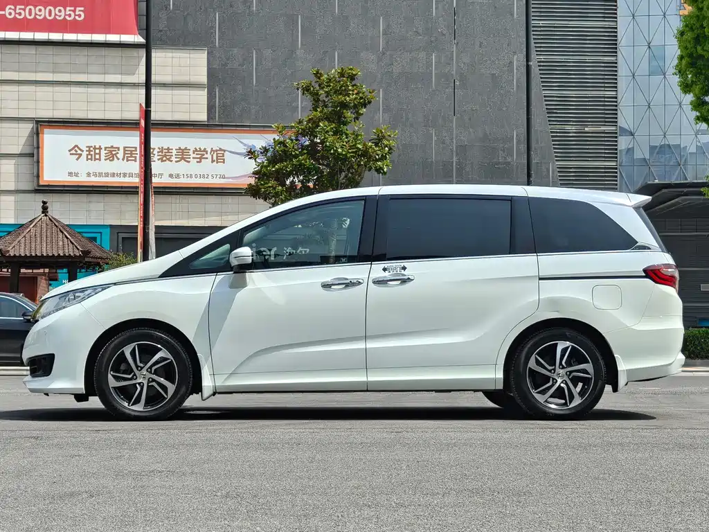 Odyssey Facelift 2.4 L Smart Enjoyment