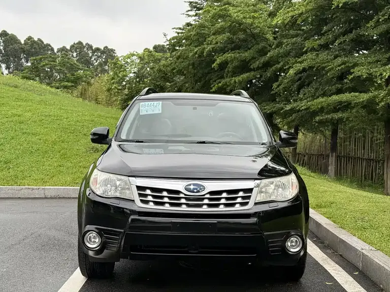 Subaru Forester 2.5 i Auto Luxury