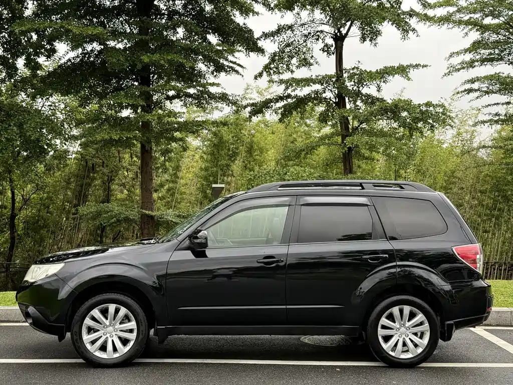 Forester 2.5 i Auto Luxury