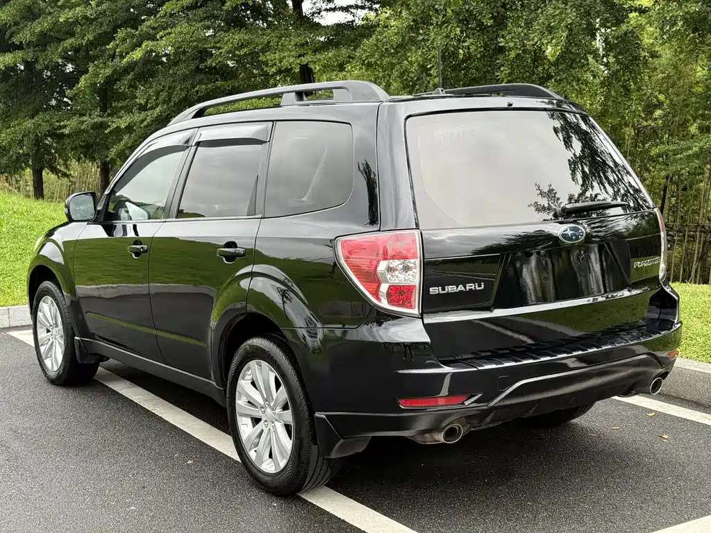 Forester 2.5 i Auto Luxury