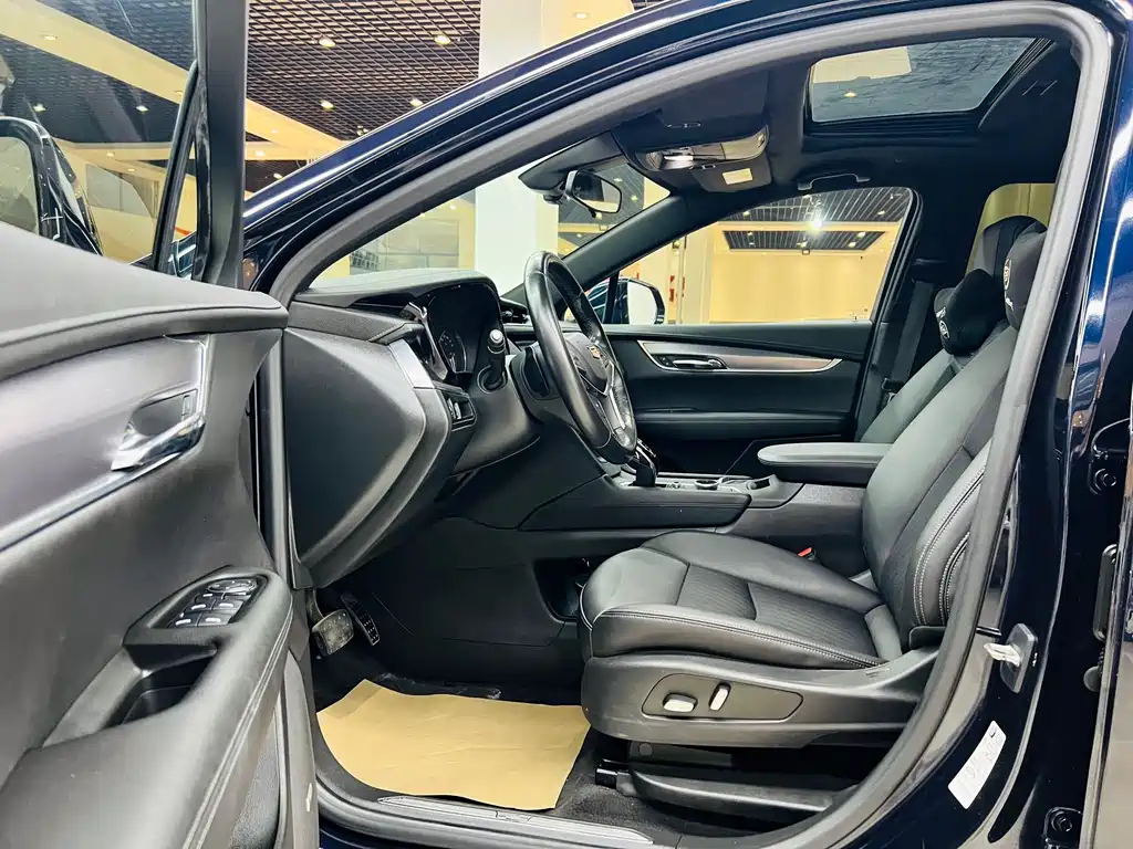 Cadillac XT5 28 T Tech