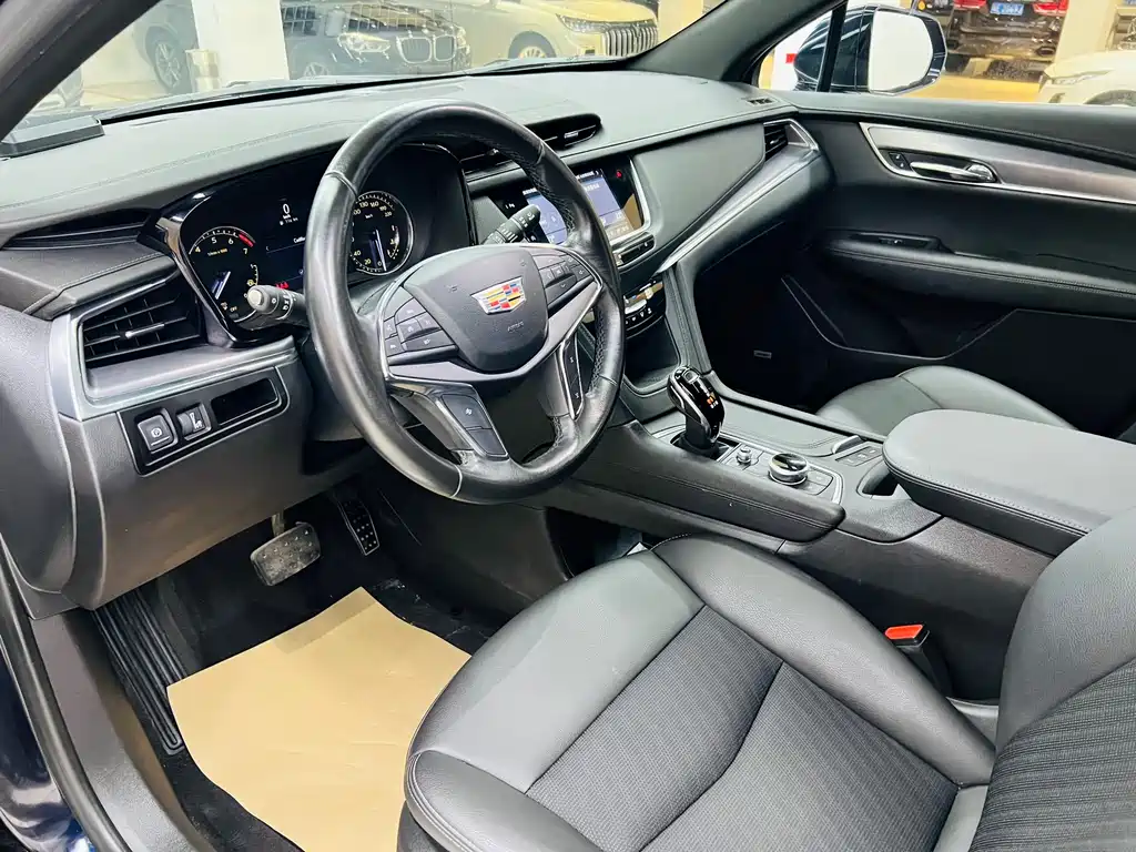 Cadillac XT5 28 T Tech