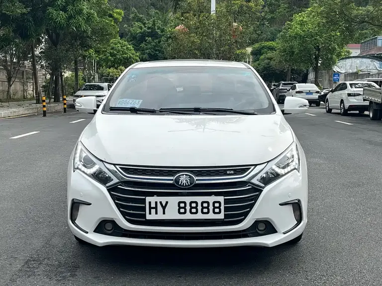BYD Qin NEV 1.5 T Distinguished