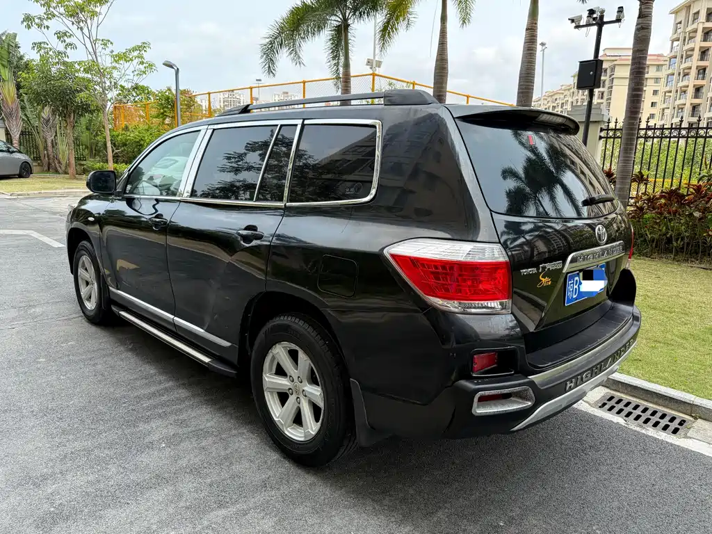 Highlander 2.7 L 2 WD 5-seat Elite
