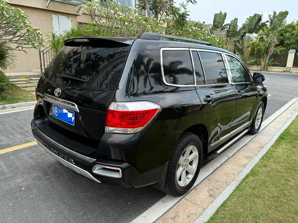 Highlander 2.7 L 2 WD 5-seat Elite
