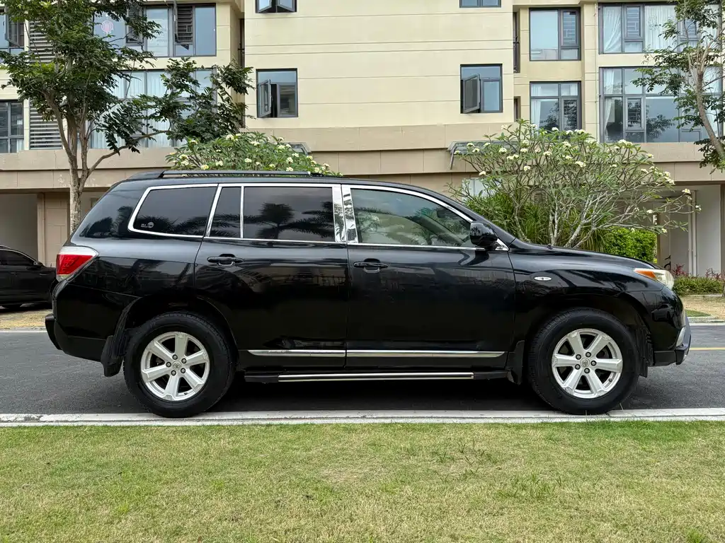 Highlander 2.7 L 2 WD 5-seat Elite