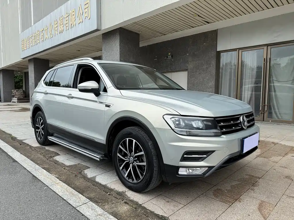 Tiguan L 330 TSI Auto 2 WD Luxury