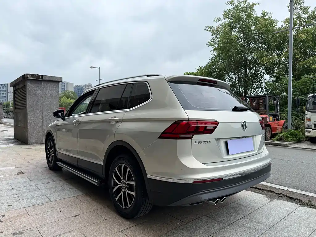 Tiguan L 330 TSI Auto 2 WD Luxury