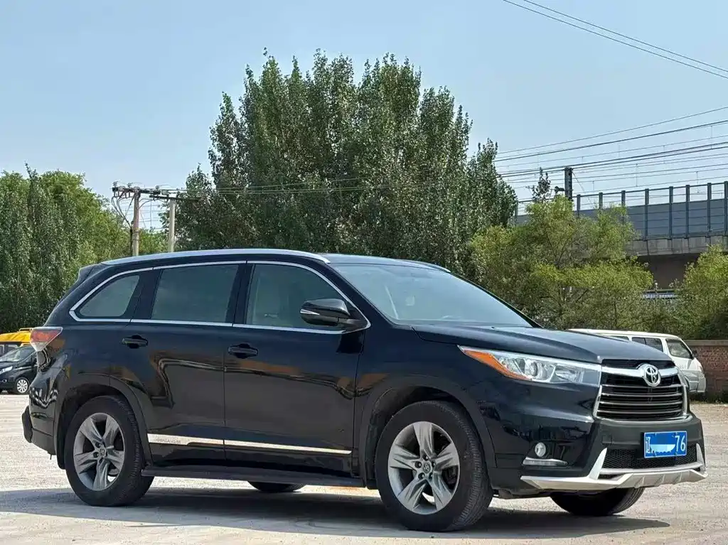Highlander 2.0 T 4 WD Luxury 7-seat