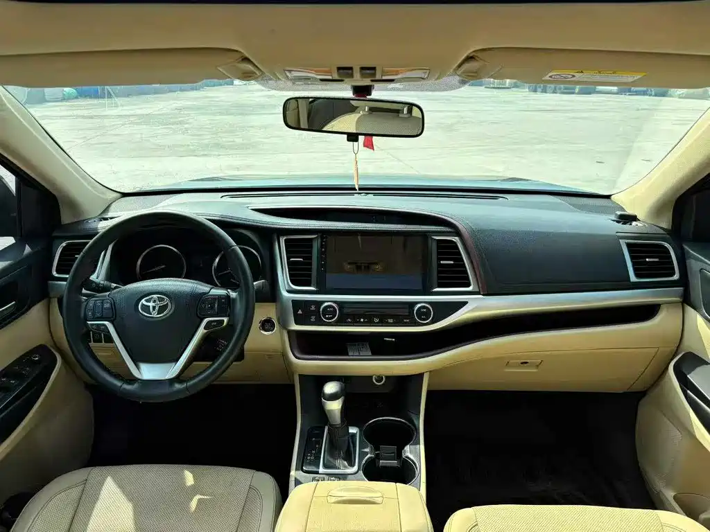 Highlander 2.0 T 4 WD Luxury 7-seat