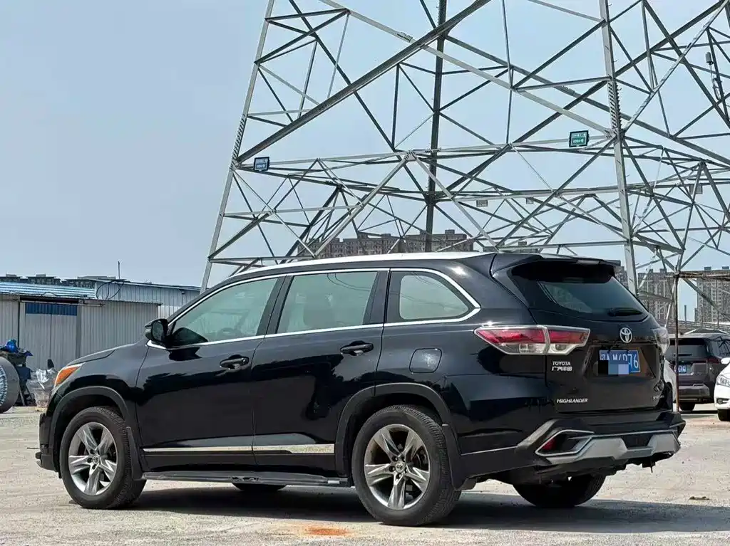 Highlander 2.0 T 4 WD Luxury 7-seat