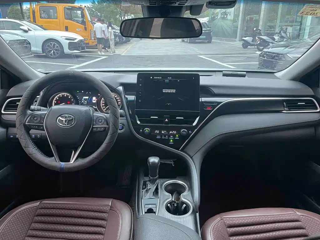 Camry 2.0 G Luxury