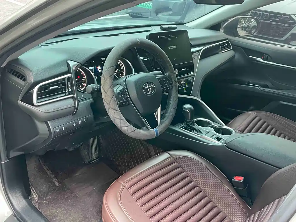 Camry 2.0 G Luxury