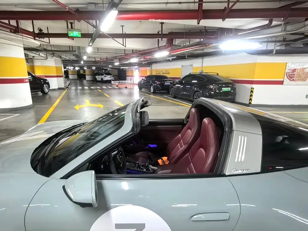 Porsche 911 Targa 4 3.0 T