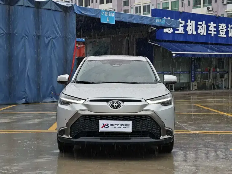 Toyota Frontlander 锋兰达 2024款 2.0 L 智能电混双擎 豪华版