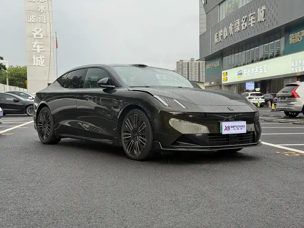 Lynk & Co 10 EM-P 领克10 2025款 240四驱Ultra运动版