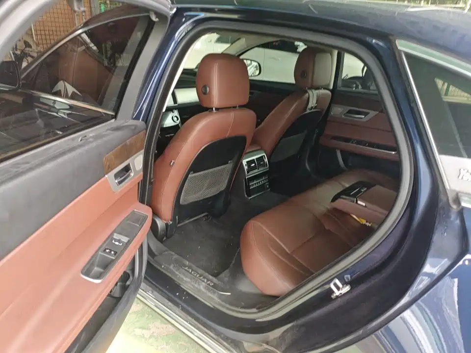 Jaguar XFL XFL 2.0 T 250 PS 2 WD Luxury