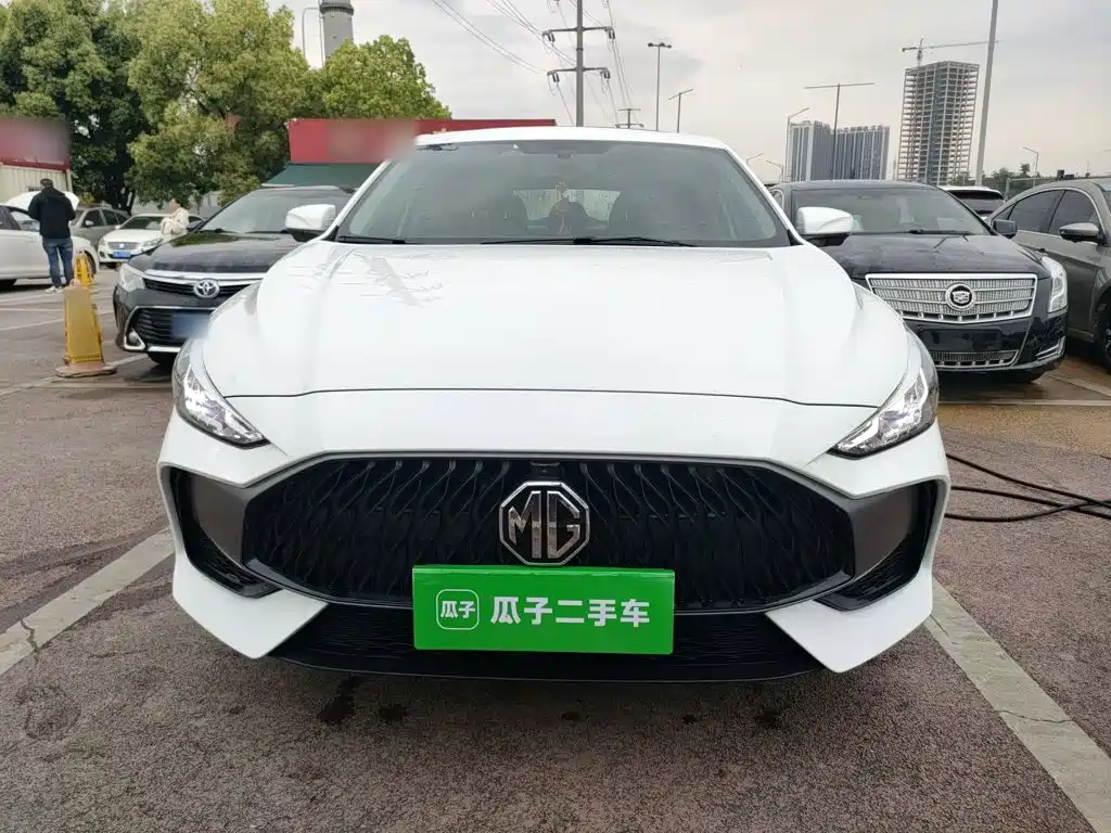 MG5 180 DVVT CVT Youth Luxury