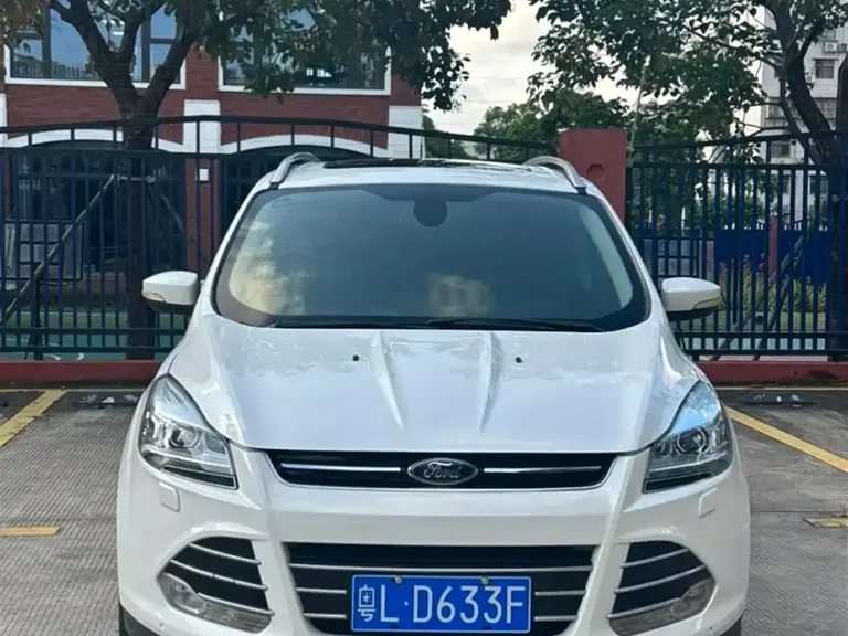 Ford Kuga 2.0 L GTDi 4 WD Sport